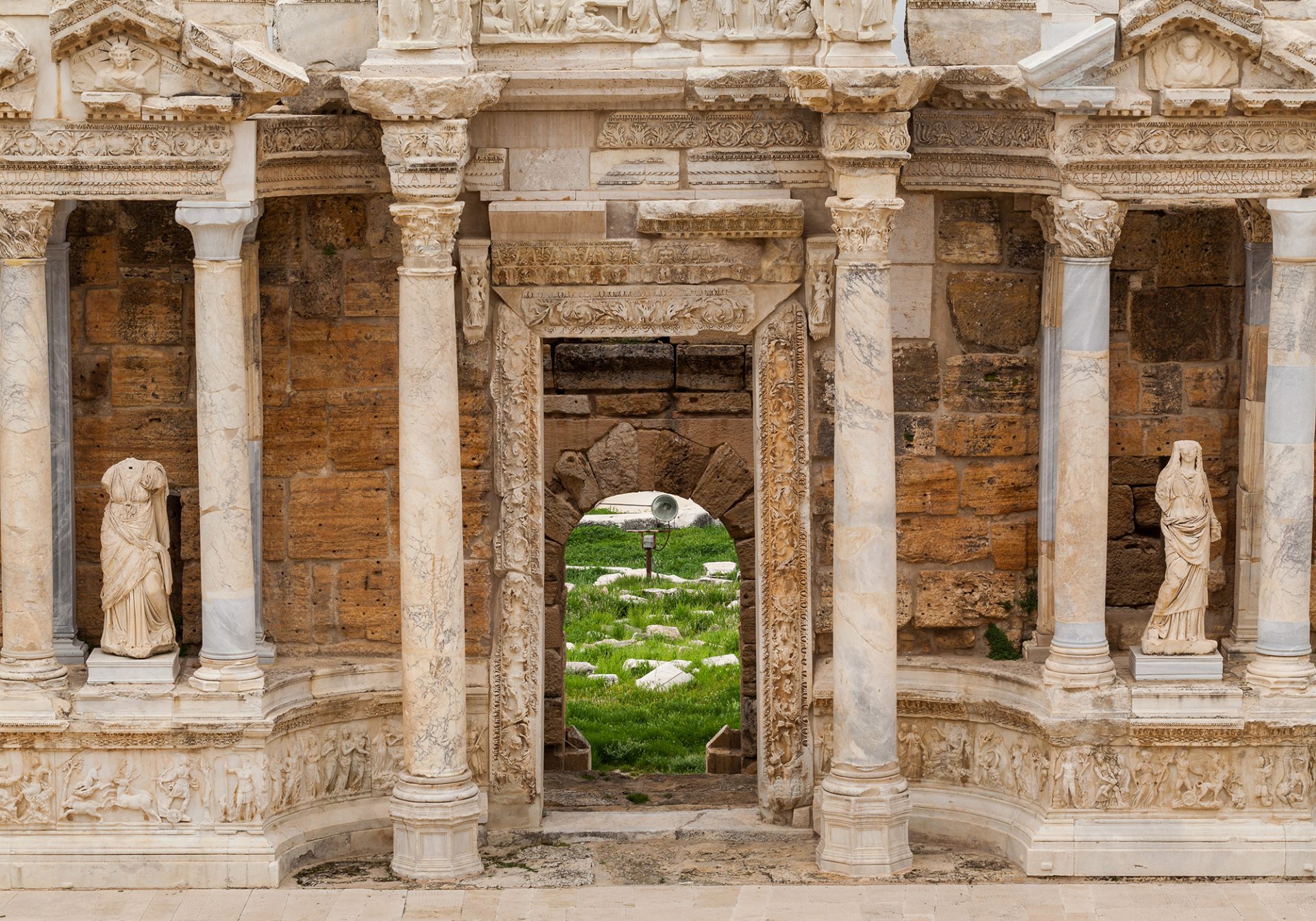 Ruiny starożytnego miasta Hierapolis