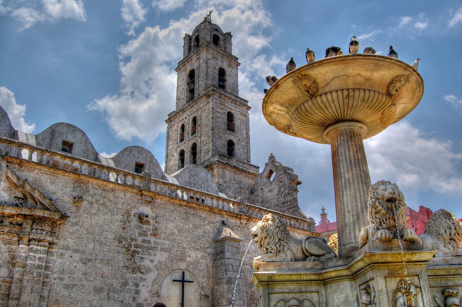 Fontanna przed Bazyliką św. Franciszka z Asyżu, Havana, Kuba