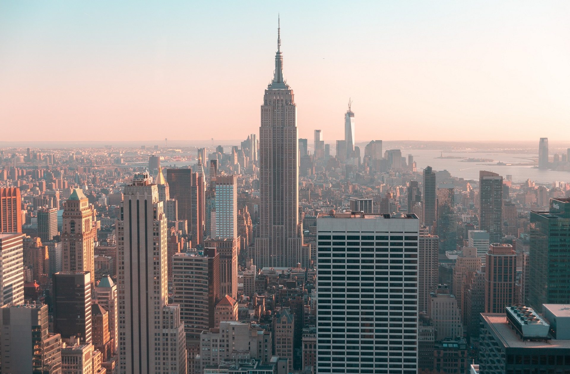 Empire State Building w Nowym Jorku, Wieżowce USA, drapacze chmur na Manhattanie, atrakcje Stanów Zjednoczonych