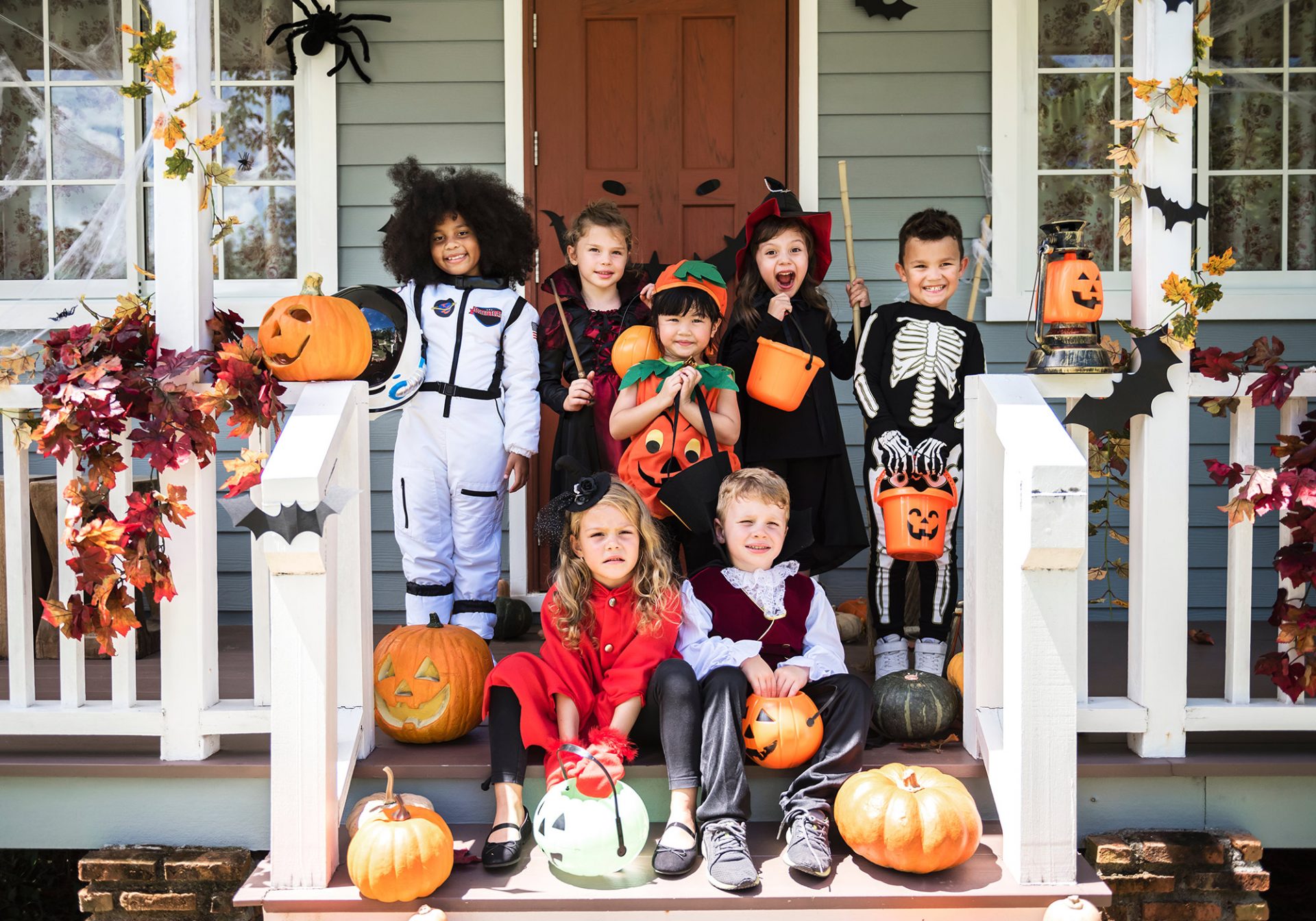 dzieci przebrane w Halloween