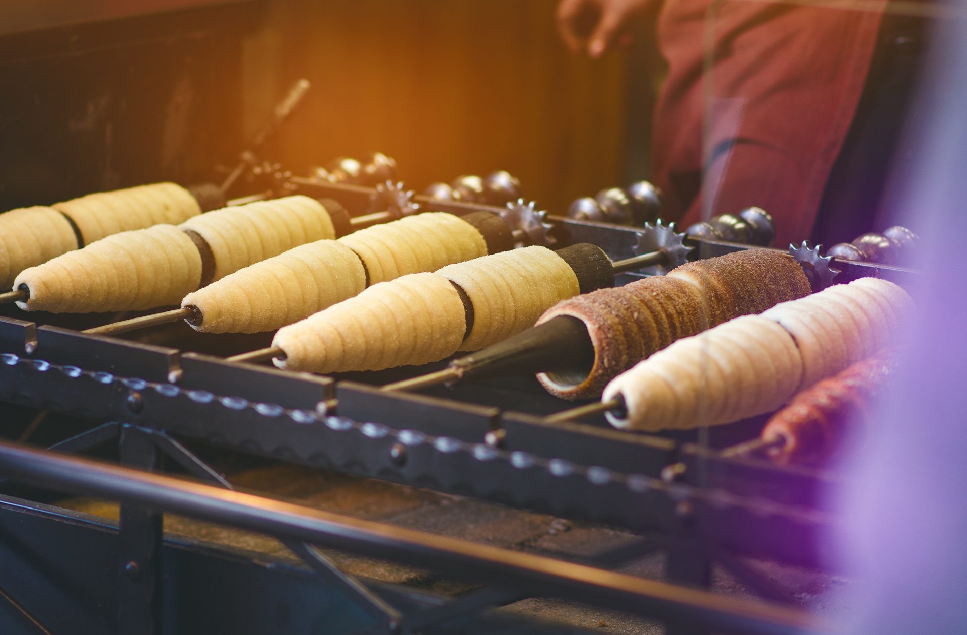 tradycyjny czeski trdelnik, kurtoszkołacz, jarmark świąteczny w Pradze