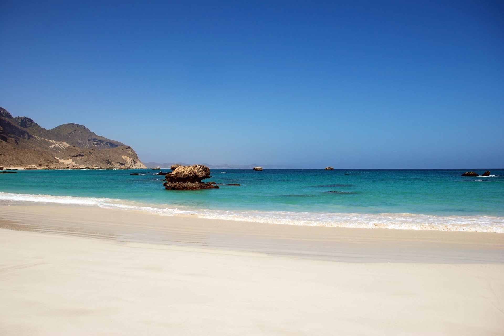 piaszczysta plaża w Salalah w Omanie