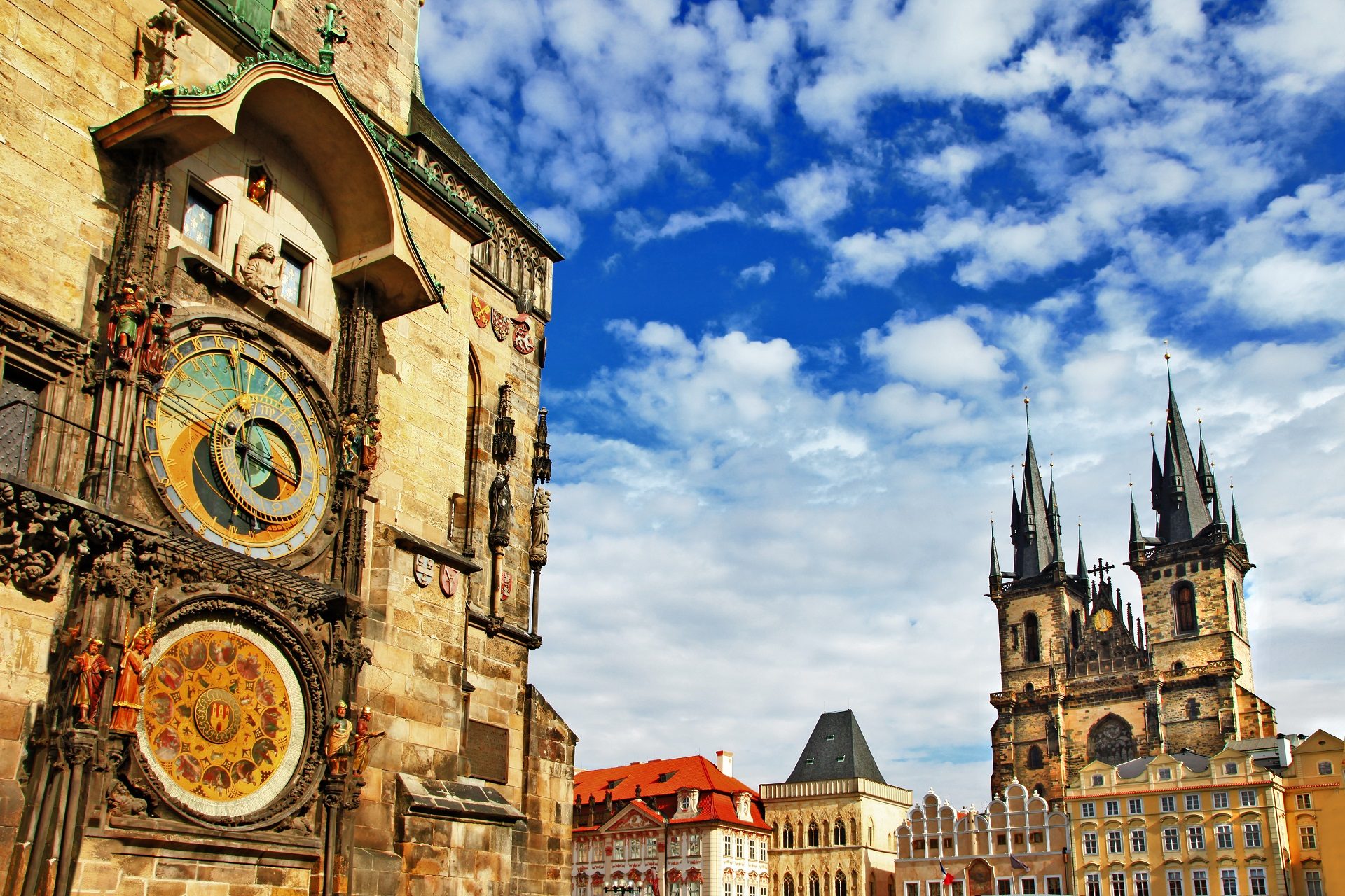 Zegar Astronimiczny Orloj na wieży Staromiejskiego Ratusza to jedna z największych atrakcji Pragi