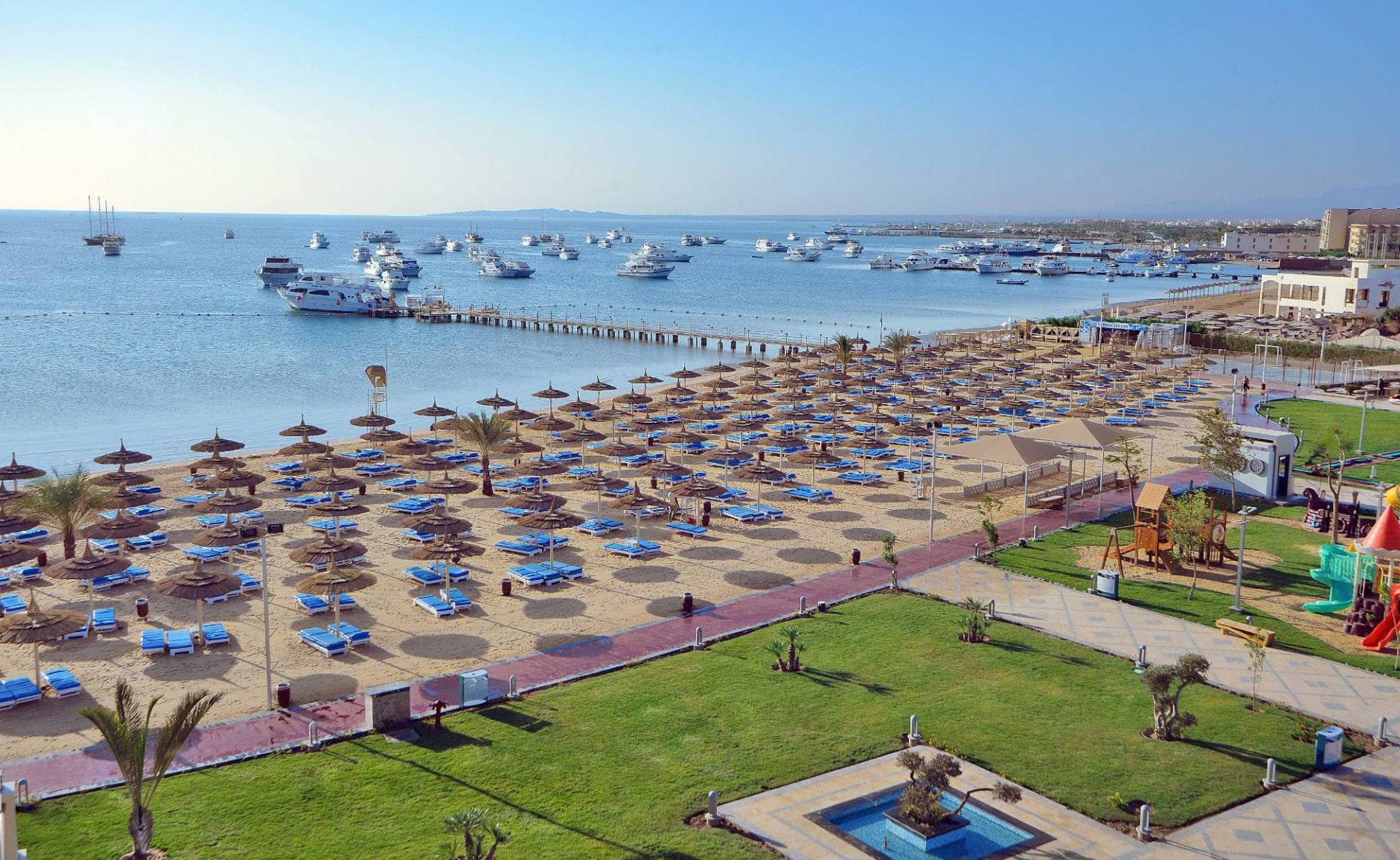 Albatros White Beach Resort Egipt Hurghada widok na plażę hotelową wypoczynek z rodziną