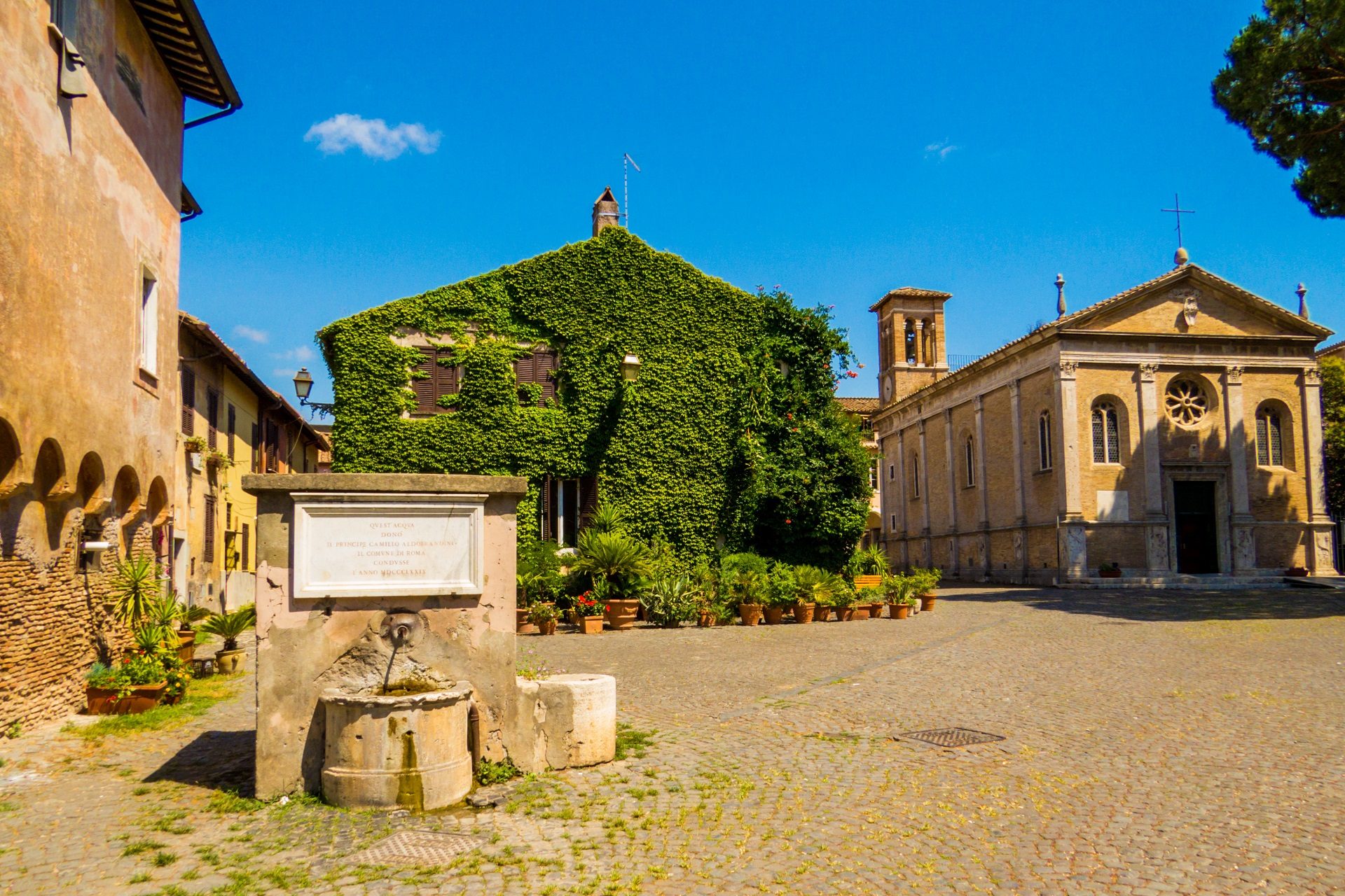 Bazylika i domostwa w strej wiosce dziś dzielnicy Rzymu Ostia Antica