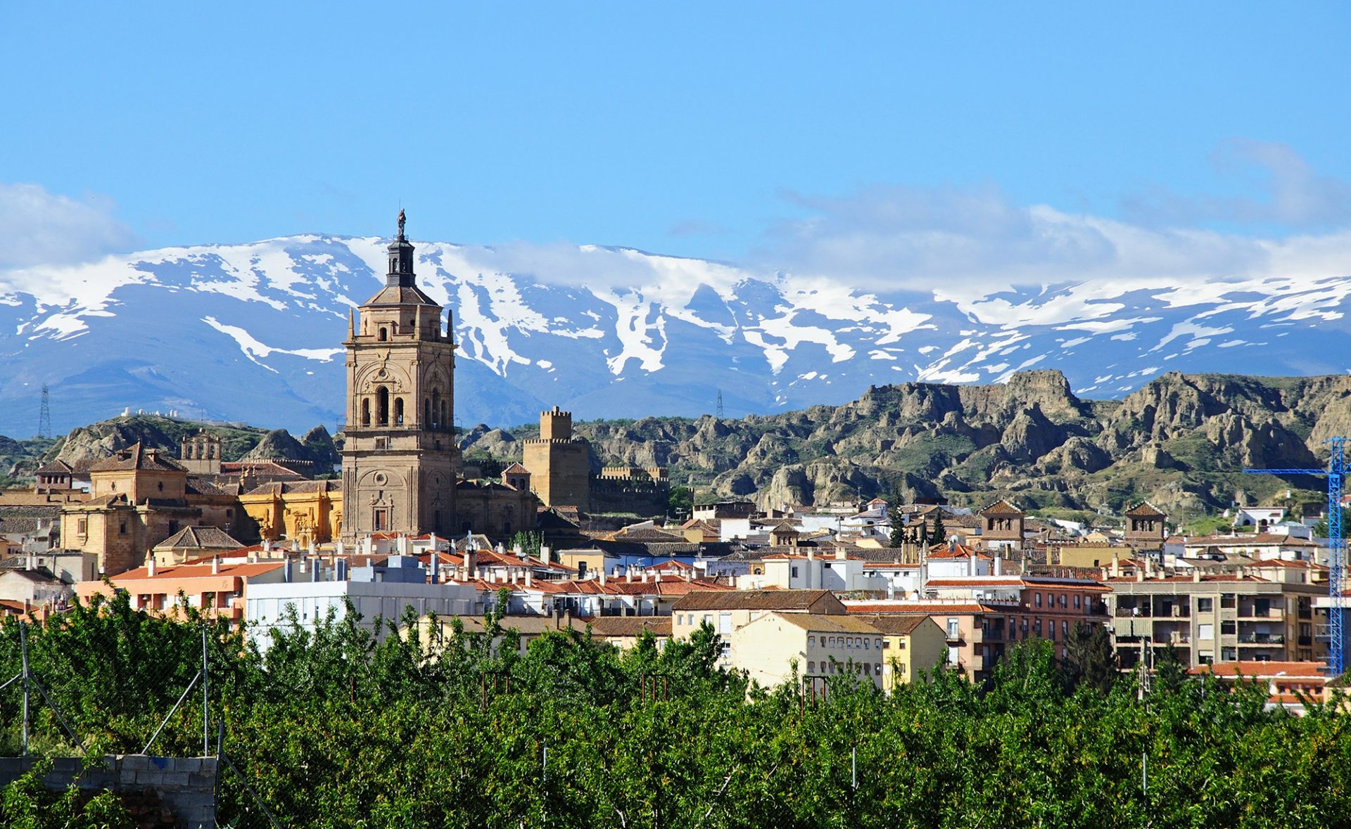 Panorama miasta Granada zimą Sierra Nevada Hiszpania