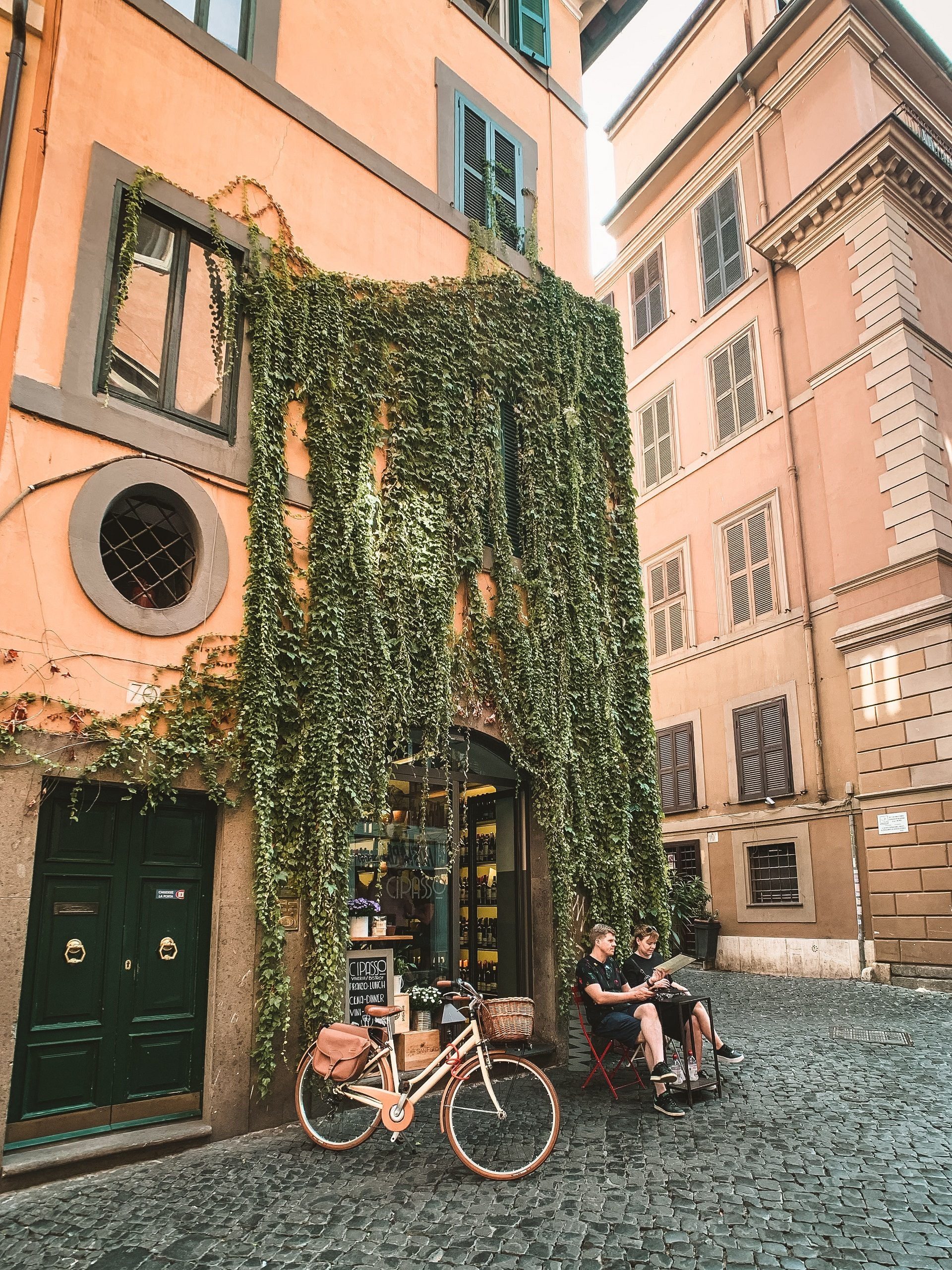 Trastevere czyli Zatubrze w Rzymie i urokliwe zaułki