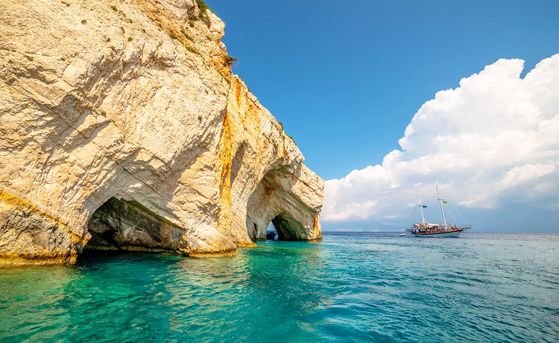 Błękitne Groty podczas rejsu na Zakynthos