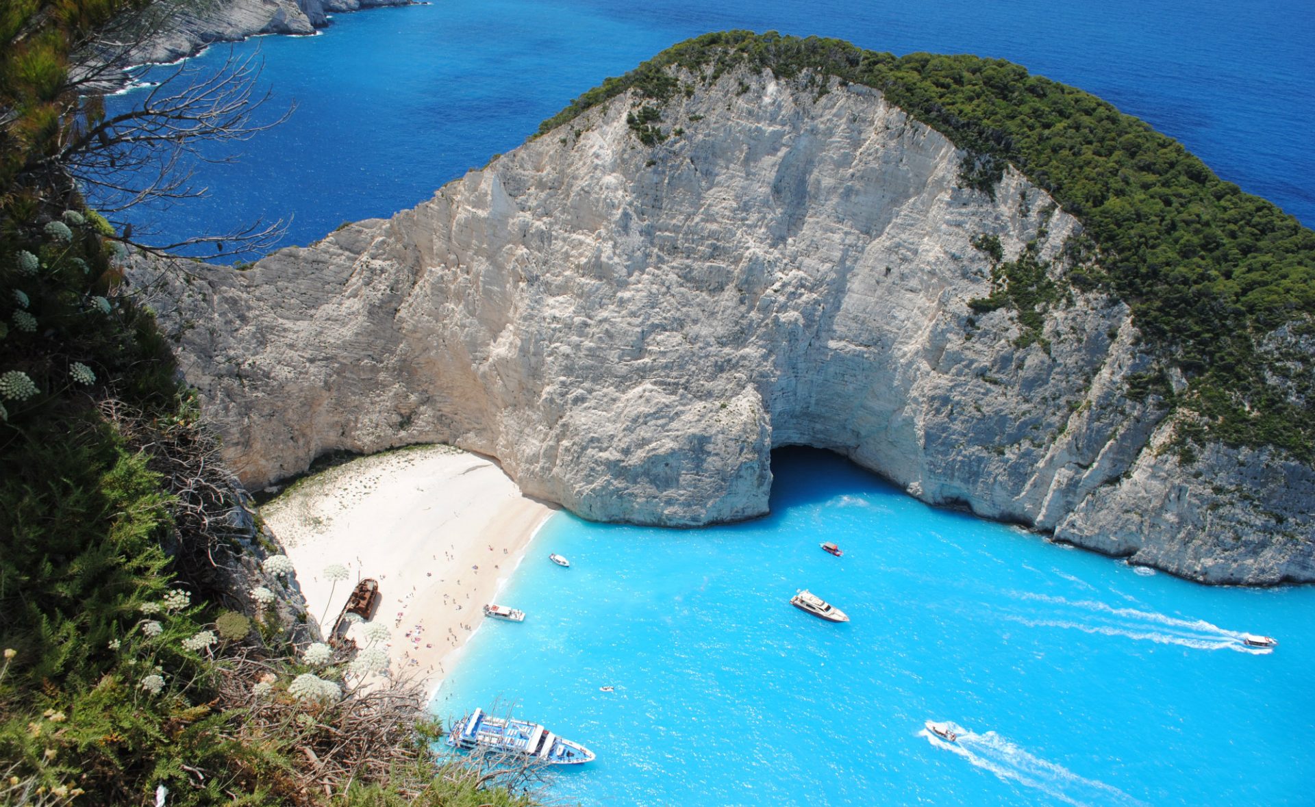 Widok na Zatokę Navagio z punktu widokowego Zakynthos Zatoka Navagio widok z punktu widokowego
