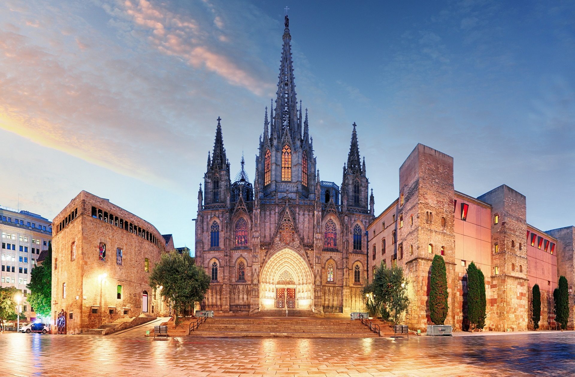 zabytki dzielnicy gotyckiej w Barcelonie w Hiszpanii