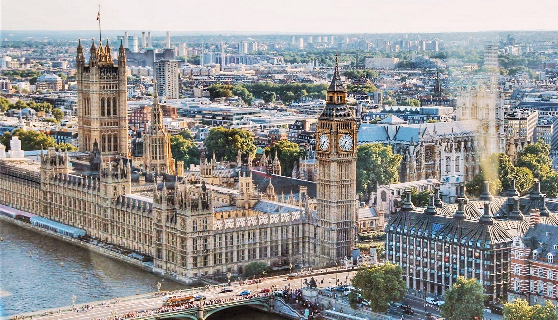 Panoramiczny widok na Londyn i jego symbol big bena