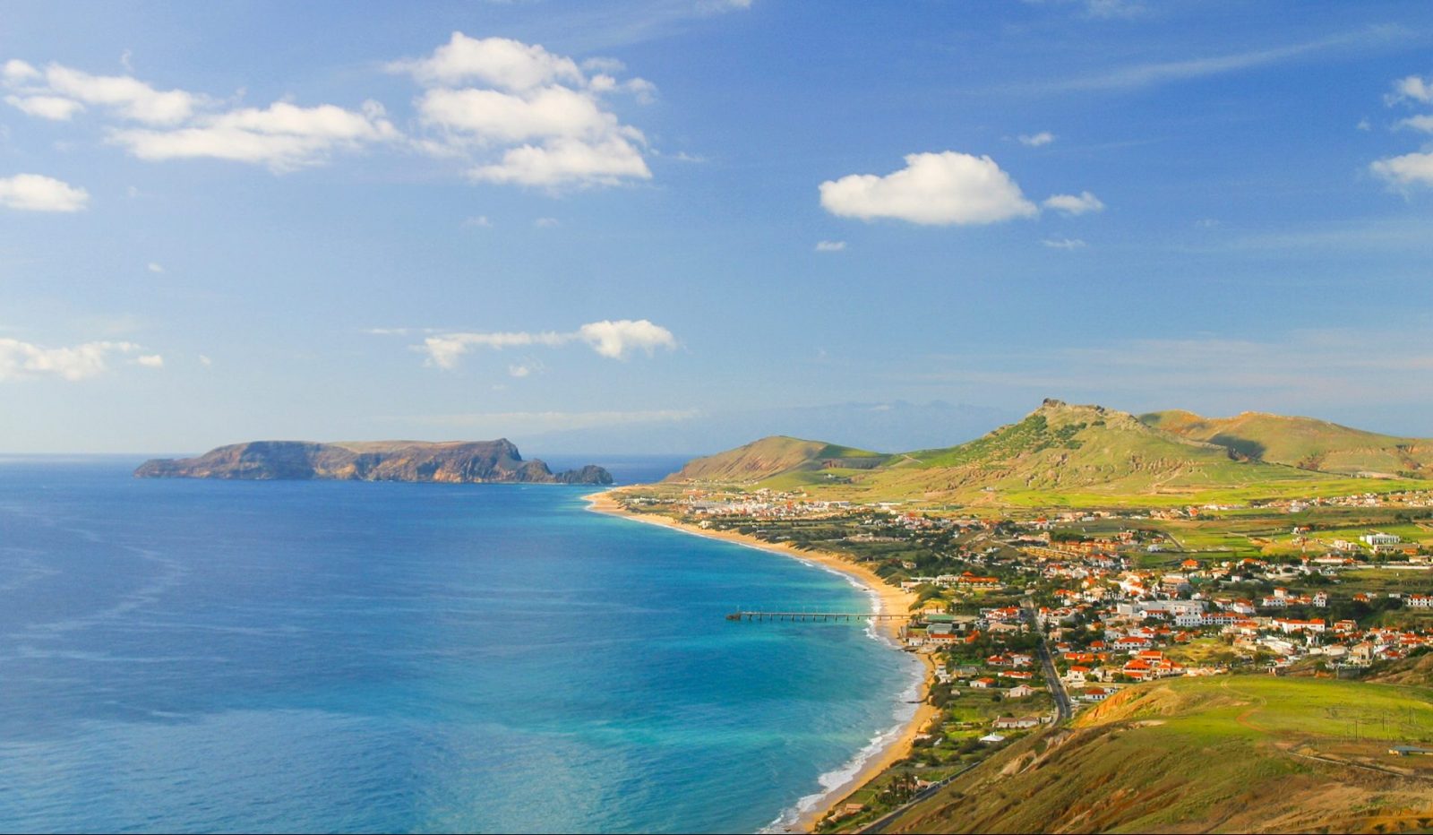 widok na zielone porto Santo portugalską wyspię niedaleko Madery