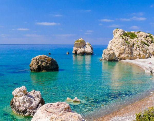 Pafos czy Larnaka – Które miasto wybrać na wakacje na Cyprze?