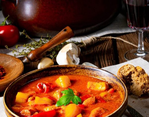 Kuchnia węgierska – poznaj tradycyjne dania